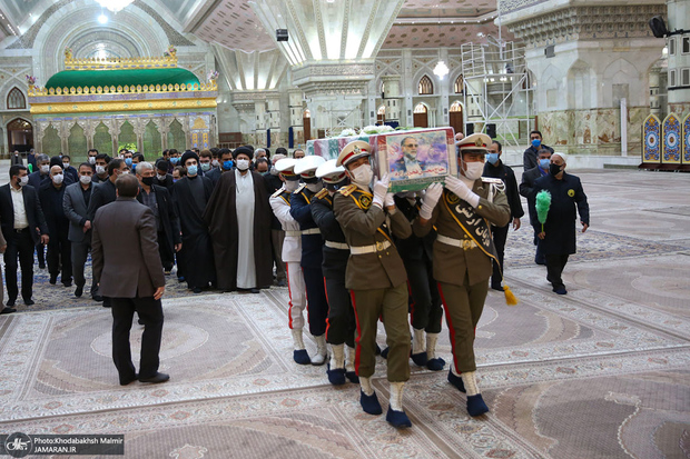 وداع با پیکر مطهر شهید محسن فخری زاده در حرم امام خمینی(س)