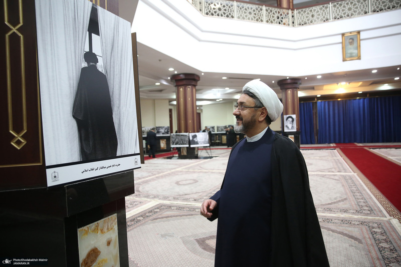 بازدید سید حسن خمینی از نمایشگاع عکس امام امت
