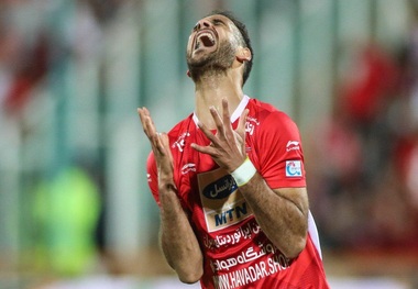 نوراللهی دو سال دیگر قراردادش را با پرسپولیس تمدید کرد
