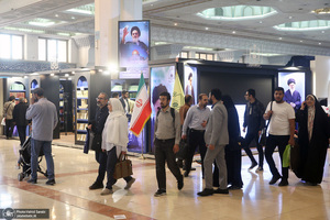 غرفه موسسه تنظیم و نشر آثار امام خمینی (س) در سی و پنجمین نمایشگاه کتاب تهران- 3