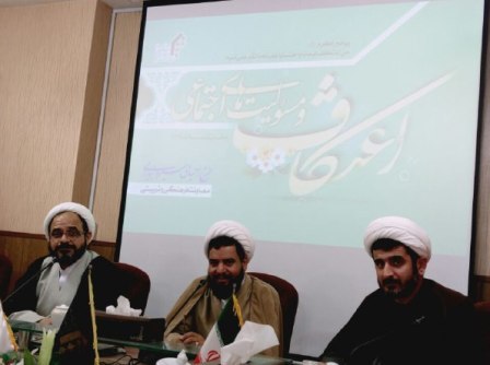 950 طلبه غیر ایرانی در اعتکاف ماه رمضان در مشهد شرکت می کنند