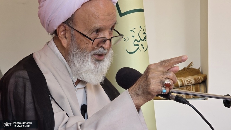 نهمین نشست بازخوانی خاطرات امام خمینی(س) و انقلاب اسلامی  / حجت الاسلام ملکا