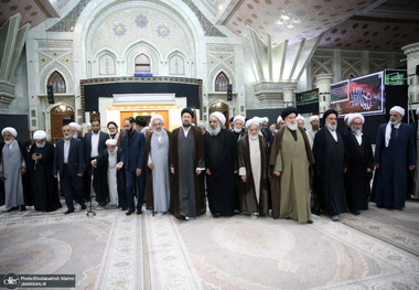 تجدید میثاق رئیس و اعضای مجلس خبرگان رهبری با آرمان های حضرت امام خمینی (س) در حرم مطهر
