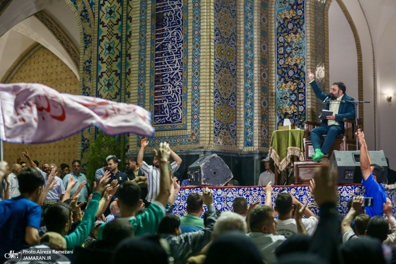 مراسم شب ولادت امام رضا (ع) در صحن غدير
