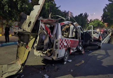 حمله اسرائیل به یک آمبولانس در نجف آباد اصفهان / 3 هموطن شهید شدند + عکس و فیلم