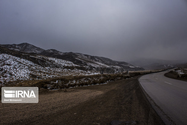هشدار پلیس: محورهای کوهستانی استان سمنان مه‌آلود و لغزنده است