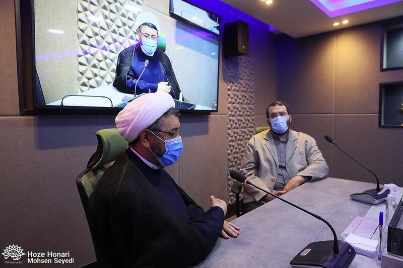 بازديد سرپرست موسسه تنظیم نشر آثار امام خمینی(س) از نمايشگاه عکس و نقاشی حوزه هنری