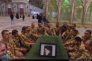 تجدید میثاق جمعی از فرماندهان و سربازان مرکز آموزش شهید اسدی کهریزک با آرمان های امام خمینی(س) 