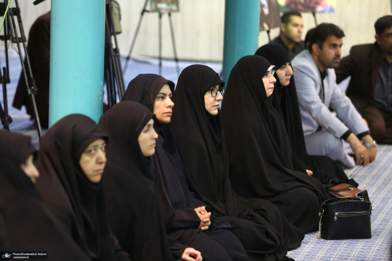 تجدید عهد با آرمان‌های امام خمینی(ره) و بزرگداشت شهدای خدمت در حسینیه جماران