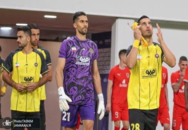 حسینی غایب بزرگ سپاهان در آسیا