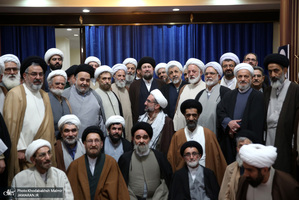 دیدار جمعی از روحانیون با سید حسن خمینی