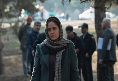 وکیل: الناز شاکر دوست به یک سال حبس تعزیری و محرومیت از فعالیت‌های سیاسی، مجازی و هنری محکوم شد