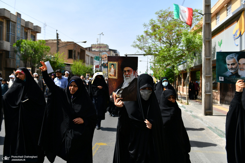 راهپیمایی مردم قم در اعتراض به هتک حرمت تمثال حضرت امام (س)