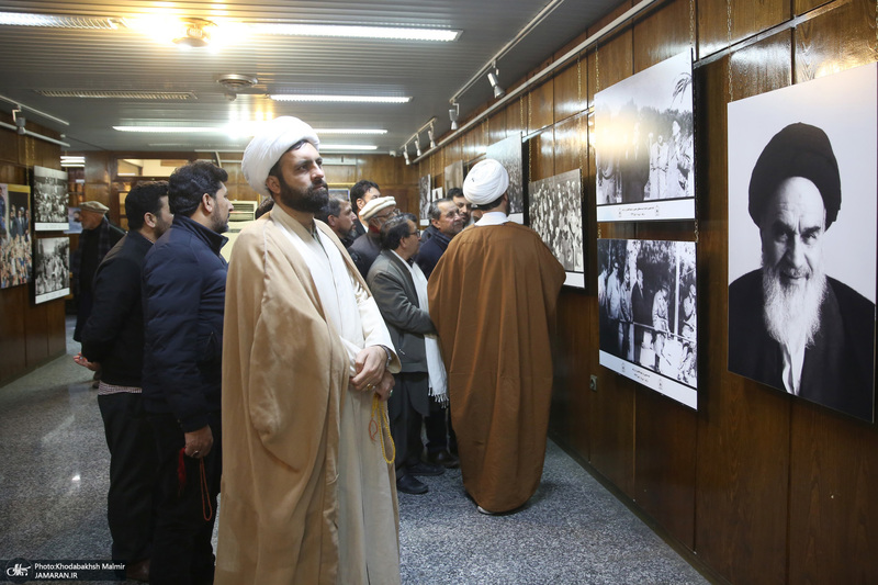 بازدید جمعی از گردشگران کشور پاکستان از بیت امام خمینی از جماران