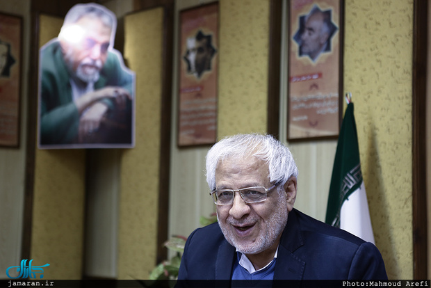 روحانی باید سیاست‌هایش را تغییر بدهد