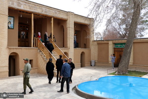 بازدید مسافران نوروزی از بیت تاریخی حضرت امام خمینی (س) در خمین