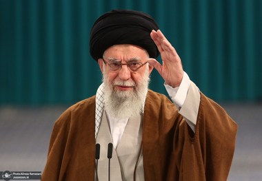 نامه رهبر معظم انقلاب به دانشجویان باوجدان حامی مردم فلسطین در دانشگاه‌های ایالات متحده آمریکا: جوانان عزیز دانشجو در آمریکا! شما اکنون در طرف درست تاریخ ایستاده‌اید