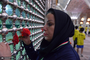 تجدید میثاق تیم های جشنواره ورزشی کارکنان و خانواده های نیروی دریایی با امام خمینی (س)