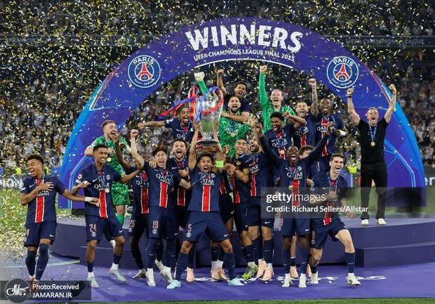 ویدیو| علت گریه غم انگیز دستیار انریکه بعد از قهرمانی پاری سن ژرمن