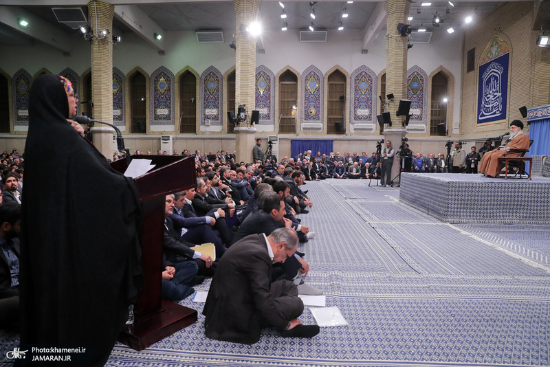 دیدار جمعی از تولیدکنندگان، کارآفرینان و فعالان اقتصادی با رهبر معظم انقلاب