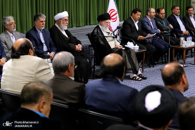 دیدار جمعی از شاعران و اهالی فرهنگ و ادب با رهبر معظم انقلاب