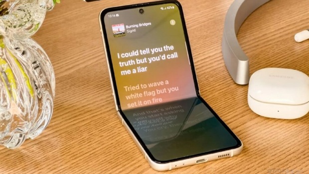 اپل کِی از دستگاه‌های تاشوی خود رونمایی می‌کند؟
