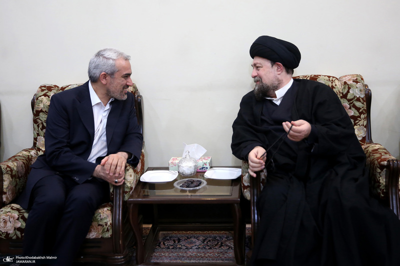 دیدار وزیر اقتصاد  جمعی از مدیران بانک ها با سید حسن خمینی