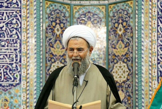 امام جمعه بناب: تلاش آمریکا برای تحریم سپاه ناشی از درماندگی آن هاست