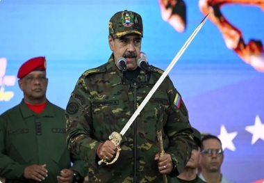 مادورو: در برابر حمله آمریکا مقاومت می کنیم؛ کوبا نسبت به «جنون» آمریکایی هشدار داد