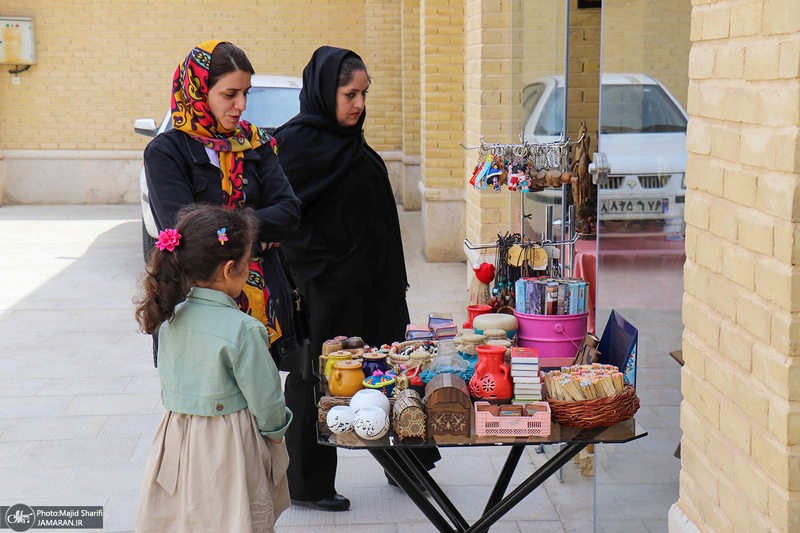 بازدید گردشگران نوروزی از بیت تاریخی حضرت امام در خمین -2