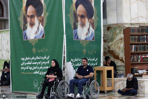 مراسم عزادارای شب عاشورا در حرم مطهر امام خمینی