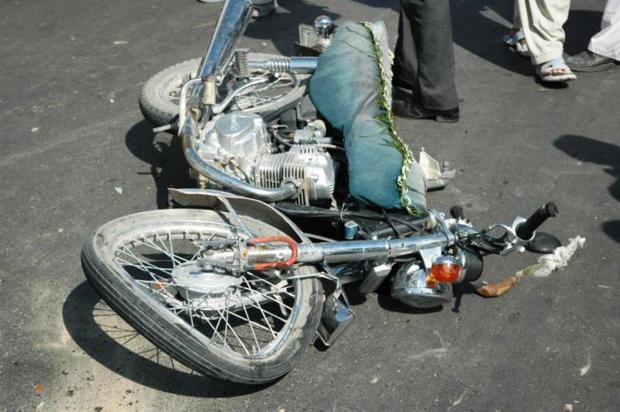 تصادف موتورسیکلت در رودان یک کشته و 3 زخمی داشت