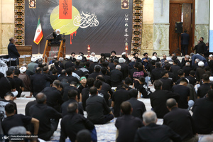 مراسم عزادارای شب عاشورا در حرم مطهر امام خمینی