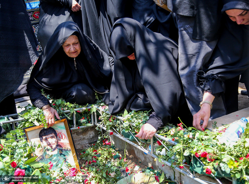 مراسم چهلمین روز شهدای جنگ تحمیلی ۱۲ روزه در قطعه 42 بهشت زهرا (س)