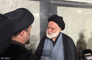 حضور آیت الله سید حسن خمینی در مراسم بزرگداشت رهبر شهید انقلاب در حرم مطهر رضوی