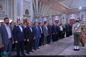 تجدید میثاق استاندار و جمعی از استانداری استان البرز با آرمان های حضرت امام خمینی(س)