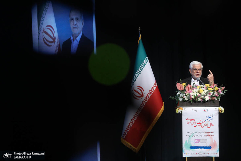 مراسم تجلیل از مدال آوران المپیک دانش آموزی