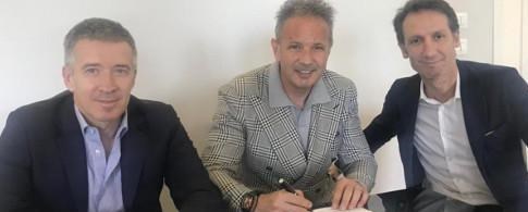 میهایلوویچ قراردادش با بولونیا را تمدید کرد + عکس
