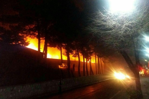 10 نفر ازآتش سوزی مجتمع کارگاهی درجنوب تهران نجات یافتند