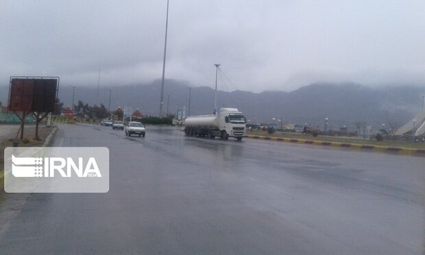 جاده‌های جنوب کرمان با وجود بارش باران باز است