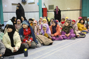 بازدید جمعی از دانش آموزان از بیت امام خمینی (س) در جماران