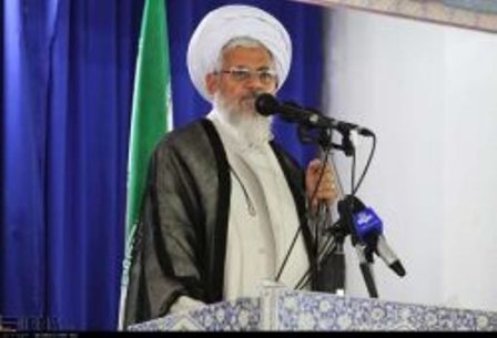 امام جمعه زنجان: صدای تفکر نه شرقی نه غربی از ایران بلند شد