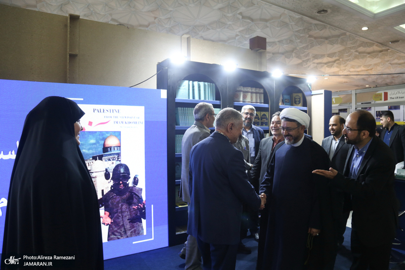 حضور حجت الاسلام و المسلمین علی کمساری در سی و ششمین نمایشگاه کتاب تهران