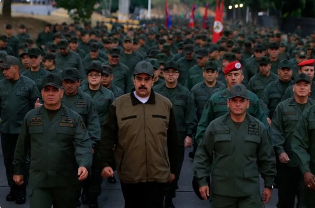 یک روزنامه ایتالیایی نوشت: آیا مادورو فرار می کند یا تا آخر می جنگد؟ سناریوهای درگیری ونزوئلا و آمریکا