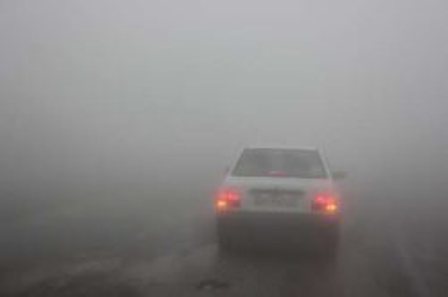 مه غلیظ دید رانندگان در گرنه های شمالی زنجان را کاهش داده است