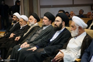 مراسم بزرگداشت احسان صابری در حرم امام خمینی (س)