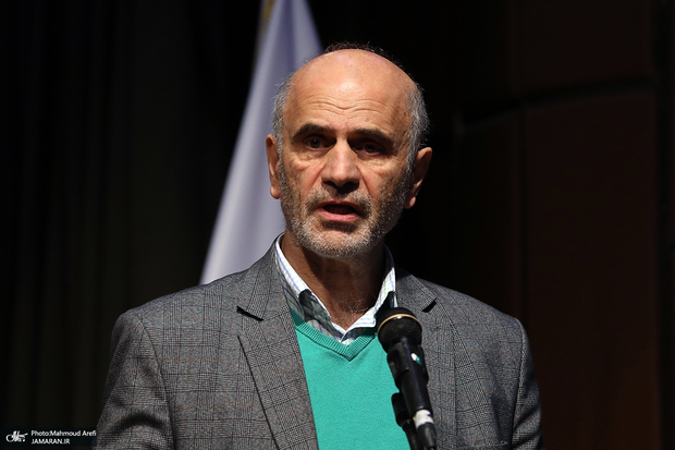 فرشاد مومنی: بدون تغییر در ساختار قدرت، اصلاح اقتصادی امکان‌پذیر نیست/ در شرایط بحرانی، هیچ اکسیری به اندازه مشارکت مردم در سرنوشت سیاسی و اقتصادی‌شان موثر نیست