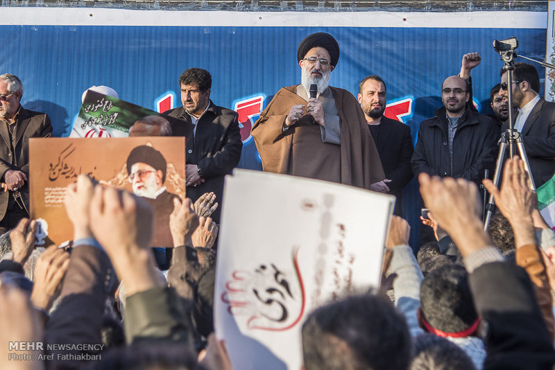 تجمع و راهپیمایی مردمی در اعتراض به آشوب های اخیر در استان 