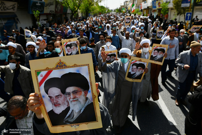 راهپیمایی مردم قم در اعتراض به هتک حرمت تمثال حضرت امام (س)