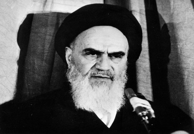 تحذیر الإمام لنوّاب مجلس الشورى وتنبیههم من طرح مسائل تخالف مصالح البلاد